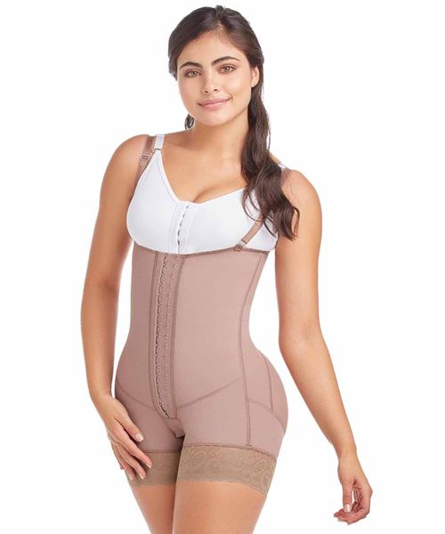 Faja strapless tipo short con ultra realce y moldeo de figura