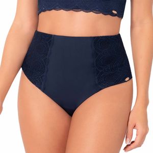 Panty con control de abdomen bajo y encaje en glúteos
