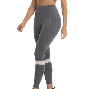 Legging deportivo con control y realce de glúteos
