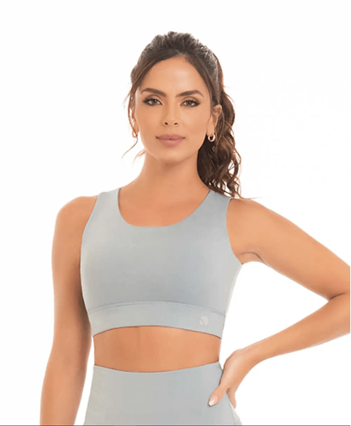 Top deportivo con soporte firme y realce natural