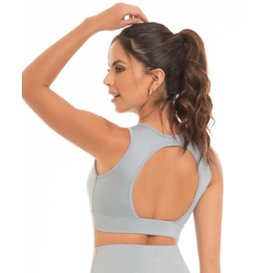 Top deportivo con soporte firme y realce natural