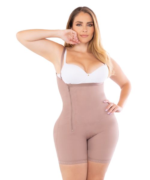 Faja de alta compresión con cremallera lateral y moldeo de gluteos